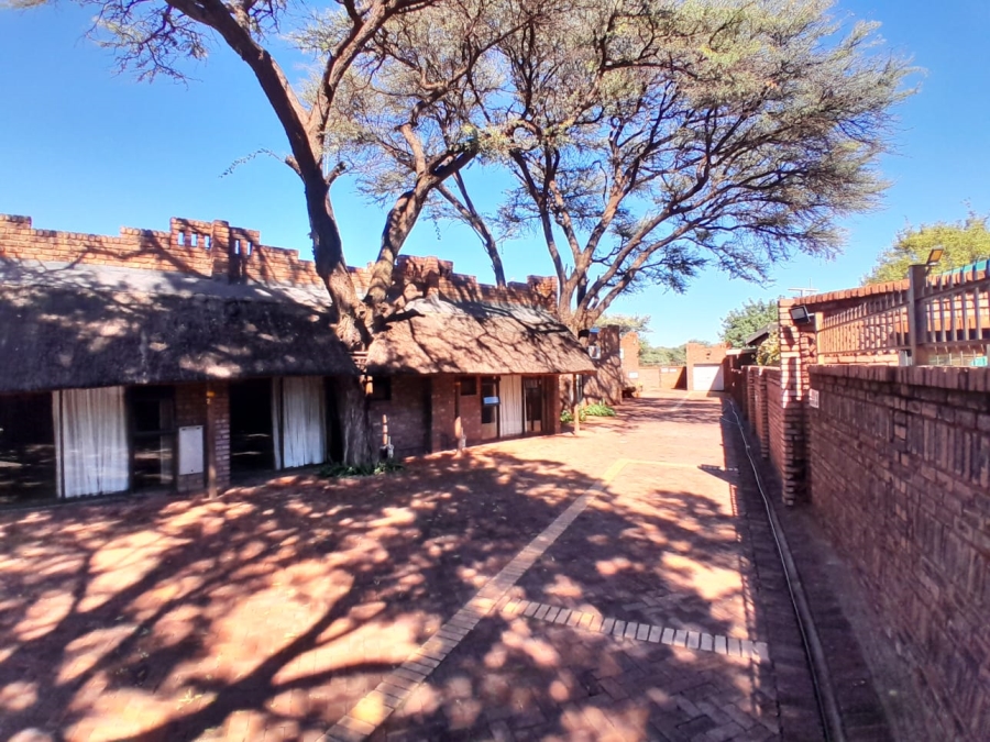 10 Bedroom Property for Sale in Kathu Northern Cape